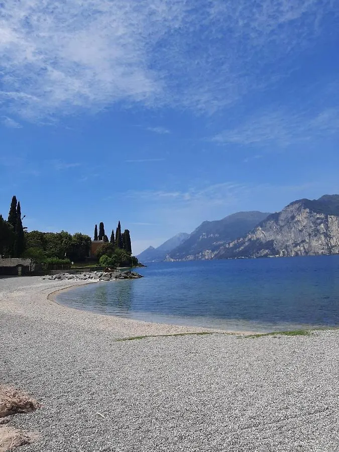 Villa Sul Lago Con Pontile Privato A Brenzone Sul Garda - Unique And Exclusive