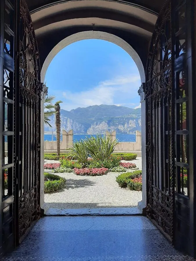 Holiday home Villa Sul Lago Con Pontile Privato A Brenzone Sul Garda - Unique And Exclusive