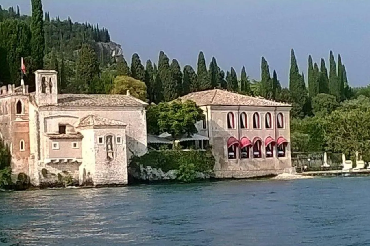 Holiday home Villa Sul Lago Con Pontile Privato A Brenzone Sul Garda - Unique And Exclusive Italy